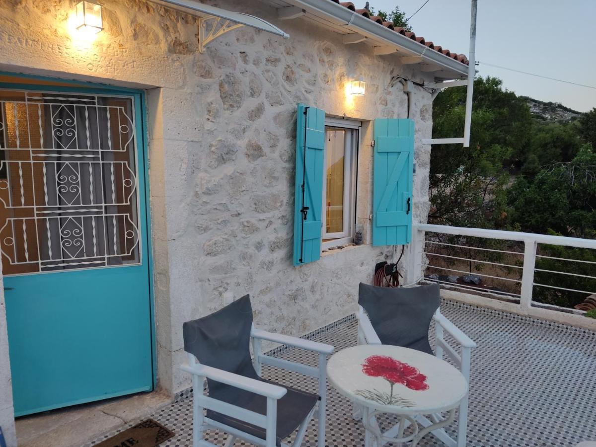 Stathis Guesthouse Fternon 外观 照片