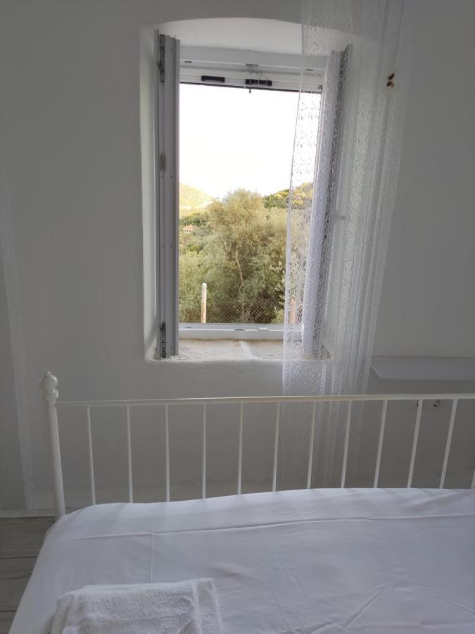 Stathis Guesthouse Fternon 外观 照片